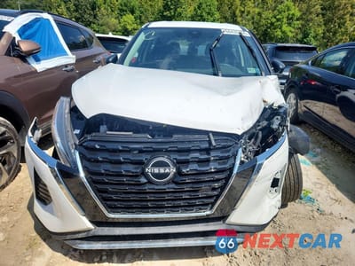 Piąte zdjęcie samochodu w środku: 2024 NISSAN KICKS S VIN:3N1CP5BV5RL470526 - miniatura