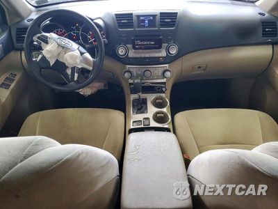 Zdjęcie 8 z 13 samochodu: 2012 TOYOTA HIGHLANDER BASE VIN:5TDBK3EH4CS116600 - miniatura