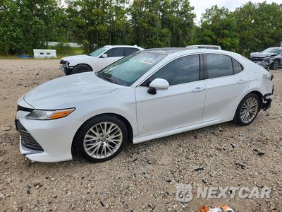 2018 TOYOTA CAMRY XLE 4T1B11HK2JU038966 - główne zdjęcie licytacji z USA - miniatura