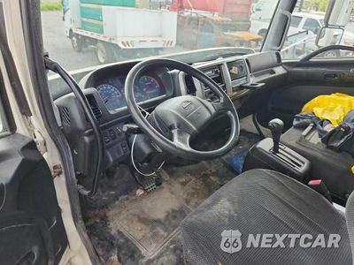Zdjęcie 8 z 13 samochodu: 2010 HINO 258/268 BOX TRUCK VIN:5PVNJ8JT5A4S52752 - miniatura