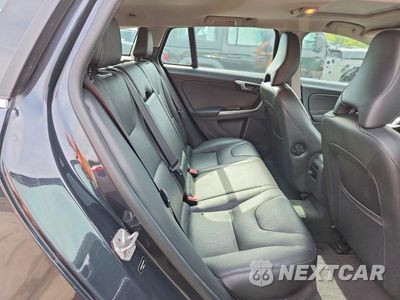 Zdjęcie 10 z 12 samochodu: 2015 VOLVO V60 PLATINUM VIN:YV1612SD7F1204648 - miniatura