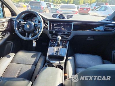 Zdjęcie 8 z 13 samochodu: 2023 PORSCHE MACAN S VIN:WP1AG2A52PLB37521 - miniatura