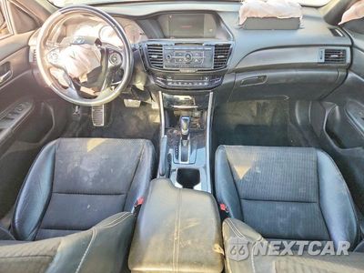Zdjęcie 8 z 13 samochodu: 2017 HONDA ACCORD SPORT VIN:1HGCR2F50HA076584 - miniatura