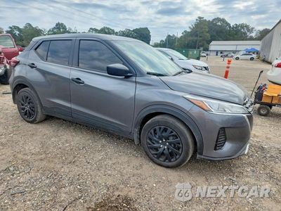 Czwarte zdjęcie samochodu z boku: 2025 NISSAN KICKS PLAY S VIN:3N1CP5BV1SL496532 - miniatura