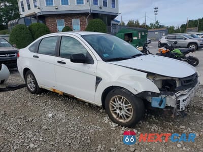 Czwarte zdjęcie samochodu z boku: 2008 FORD FOCUS SE VIN:1FAHP35N28W108431 - miniatura