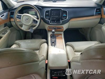Zdjęcie 8 z 13 samochodu: 2016 VOLVO XC90 T6 VIN:YV4A22PL4G1001101 - miniatura