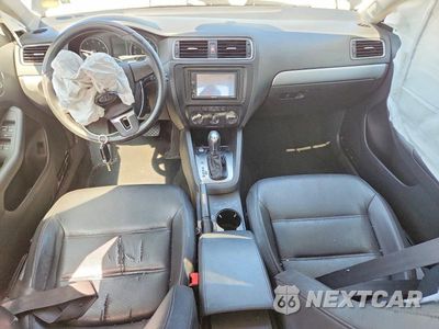 Zdjęcie 8 z 12 samochodu: 2014 VOLKSWAGEN JETTA SE VIN:3VWD17AJ9EM412367 - miniatura