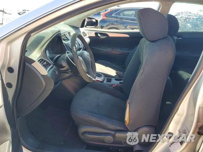 Zdjęcie 7 z 13 samochodu: 2016 NISSAN SENTRA S VIN:3N1AB7APXGY304930 - miniatura