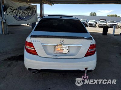 Zdjęcie 6 z 12 samochodu: 2012 MERCEDES-BENZ C 250 VIN:WDDGF4HB3CA671080 - miniatura