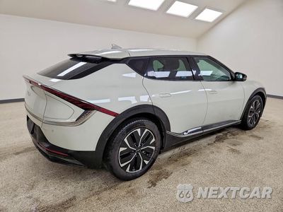 Trzecie zdjęcie samochodu z tyłu: 2024 KIA EV6 WIND VIN:KNDC3DLC3R5164585 - miniatura