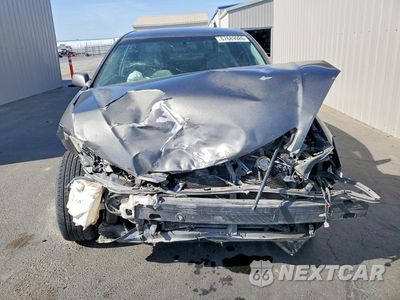 Piąte zdjęcie samochodu w środku: 2002 TOYOTA CAMRY LE VIN:JTDBE32K820102661 - miniatura