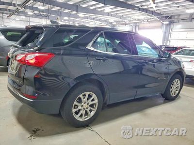 Trzecie zdjęcie samochodu z tyłu: 2020 CHEVROLET EQUINOX LT VIN:2GNAXTEV2L6235718 - miniatura