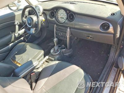 Zdjęcie 8 z 12 samochodu: 2006 MINI COOPER VIN:WMWRC33576TK16231 - miniatura