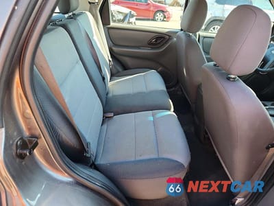 Zdjęcie 11 z 13 samochodu: 2006 FORD ESCAPE XLS VIN:1FMYU02Z56KC12579 - miniatura