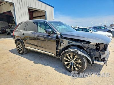 Czwarte zdjęcie samochodu z boku: 2023 VOLVO XC90 PLUS VIN:YV4062PNXP1927052 - miniatura