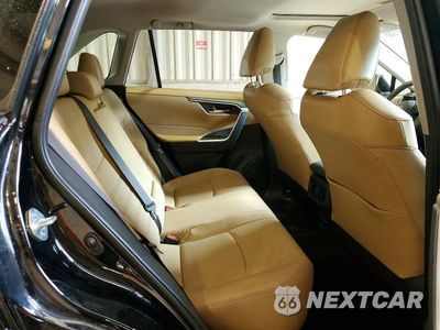 Zdjęcie 11 z 14 samochodu: 2019 TOYOTA RAV4 XLE PREMIUM VIN:JTMA1RFV9KD511033 - miniatura