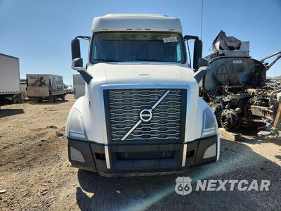 Piąte zdjęcie samochodu w środku: 2019 VOLVO VNL SEMI TRUCK VIN:4V4NB9EH4KN215541 - miniatura