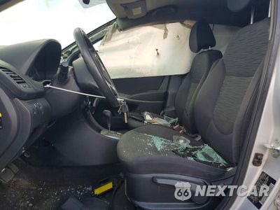 Zdjęcie 7 z 12 samochodu: 2017 HYUNDAI ACCENT SE VIN:KMHCT5AE3HU342733 - miniatura