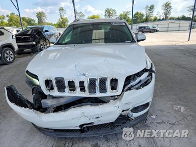 Piąte zdjęcie samochodu w środku: 2021 JEEP CHEROKEE LATITUDE VIN:1C4PJLCB7MD134447 - miniatura