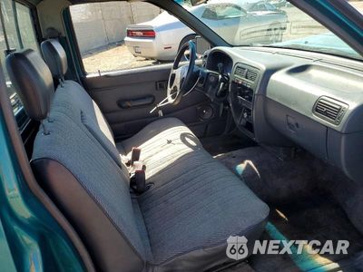 Zdjęcie 7 z 12 samochodu: 1995 NISSAN TRUCK BASE VIN:1N6SD11S4SC441101 - miniatura