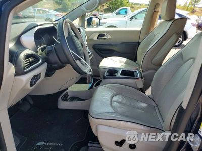 Zdjęcie 7 z 13 samochodu: 2018 CHRYSLER PACIFICA HYBRID LIMITED VIN:2C4RC1N70JR127140 - miniatura