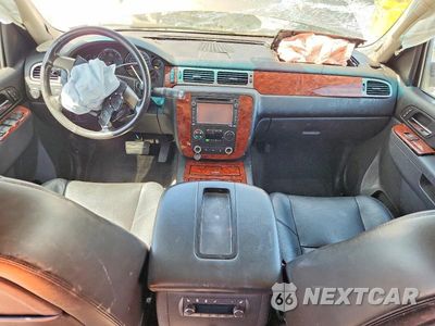 Zdjęcie 8 z 14 samochodu: 2013 CHEVROLET TAHOE K1500 LTZ VIN:1GNSKCE01DR183835 - miniatura