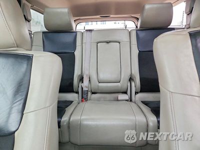 Zdjęcie 19 z 26 samochodu: 2009 JEEP COMMANDER OVERLAND VIN:1J8HG68T69C547746 - miniatura