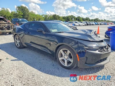 Czwarte zdjęcie samochodu z boku: 2020 CHEVROLET CAMARO LS VIN:1G1FB1RS7L0117442 - miniatura