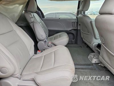 Zdjęcie 11 z 13 samochodu: 2015 TOYOTA SIENNA XLE 8-PASSENGER VIN:5TDYK3DC8FS629806 - miniatura