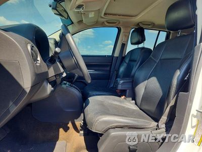 Zdjęcie 7 z 14 samochodu: 2014 JEEP COMPASS LATITUDE VIN:1C4NJCEA5ED890517 - miniatura