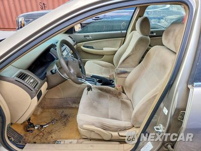 Zdjęcie 7 z 12 samochodu: 2003 HONDA ACCORD LX VIN:JHMCM56373C047009 - miniatura