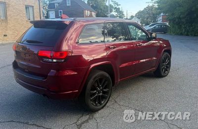 Czwarte zdjęcie samochodu z boku: 2018 JEEP GRAND CHEROKEE LAREDO VIN:1C4RJFAG5JC203176 - miniatura