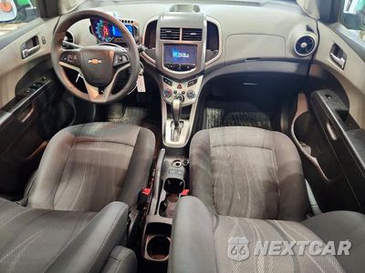 Zdjęcie 8 z 12 samochodu: 2014 CHEVROLET SONIC LT VIN:1G1JC5SG9E4240272 - miniatura