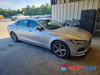 Czwarte zdjęcie samochodu z boku: 2018 VOLVO S90 T5 MOMENTUM VIN:LVY982MK2JP022235 - miniatura