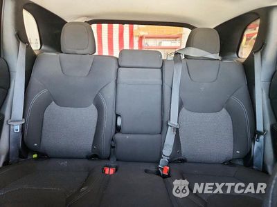 Zdjęcie 10 z 13 samochodu: 2019 JEEP CHEROKEE LATITUDE VIN:1C4PJMCB6KD341947 - miniatura
