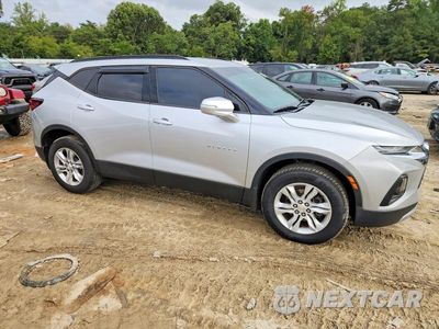 Czwarte zdjęcie samochodu z boku: 2020 CHEVROLET BLAZER 1LT VIN:3GNKBBRA7LS719423 - miniatura