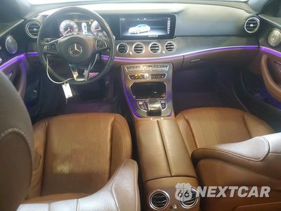 Zdjęcie 8 z 12 samochodu: 2018 MERCEDES-BENZ E 300 4MATIC VIN:WDDZF4KB8JA320079 - miniatura