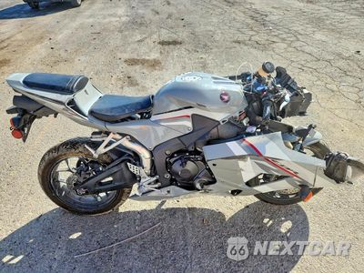 2025 HONDA CBR600 RR JH2PC40H0SK200409 - główne zdjęcie licytacji z USA - miniatura