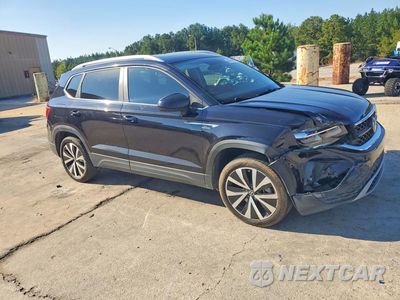 Czwarte zdjęcie samochodu z boku: 2022 VOLKSWAGEN TAOS SE VIN:3VVTX7B20NM079756 - miniatura