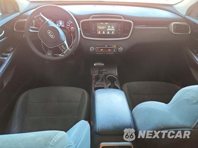 Zdjęcie 8 z 13 samochodu: 2019 KIA SORENTO LX V6 VIN:5XYPG4A5XKG492321 - miniatura