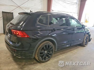 Trzecie zdjęcie samochodu z tyłu: 2020 VOLKSWAGEN TIGUAN SE VIN:3VV2B7AX5LM111198 - miniatura