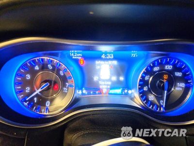Zdjęcie 9 z 12 samochodu: 2018 CHRYSLER 300 LIMITED VIN:2C3CCAEG7JH137079 - miniatura