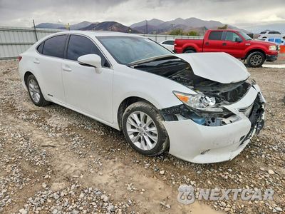 Czwarte zdjęcie samochodu z boku: 2014 LEXUS ES 300H VIN:JTHBW1GG8E2041387 - miniatura