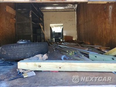 Zdjęcie 11 z 13 samochodu: 2011 CHEVROLET EXPRESS BOX TRUCK VIN:1GB3G3CG4B1145496 - miniatura