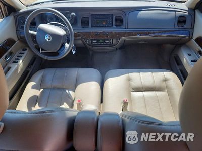 Zdjęcie 8 z 12 samochodu: 2011 MERCURY GRAND MARQUIS LS VIN:2MEBM7FV9BX610085 - miniatura
