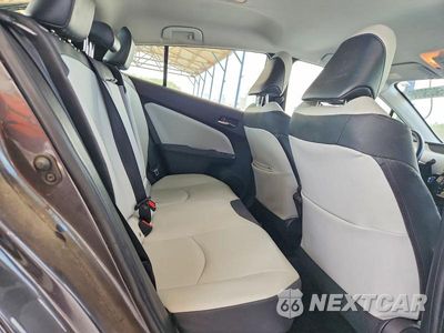 Zdjęcie 10 z 12 samochodu: 2020 TOYOTA PRIUS XLE AWD-E VIN:JTDL9RFU3L3020456 - miniatura