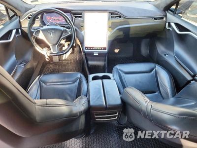 Zdjęcie 8 z 12 samochodu: 2015 TESLA MODEL S 85D VIN:5YJSA1H29FF100934 - miniatura