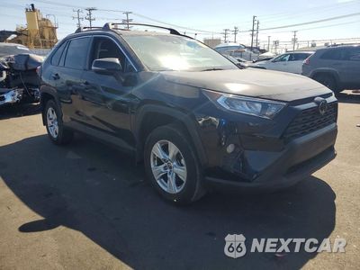 Czwarte zdjęcie samochodu z boku: 2021 TOYOTA RAV4 XLE VIN:2T3W1RFV7MC156425 - miniatura