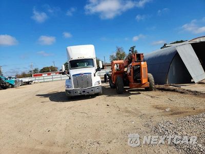 Zdjęcie 12 z 12 samochodu: 2018 PETERBILT 579 SEMI TRUCK VIN:1XPBA48X5JD478034 - miniatura