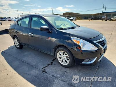Czwarte zdjęcie samochodu z boku: 2018 NISSAN VERSA SV VIN:3N1CN7AP7JL876185 - miniatura